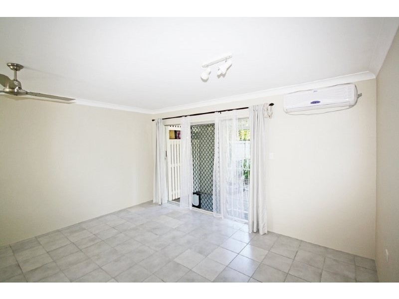 1/122 Greenslopes Street, Edge Hill QLD 4870