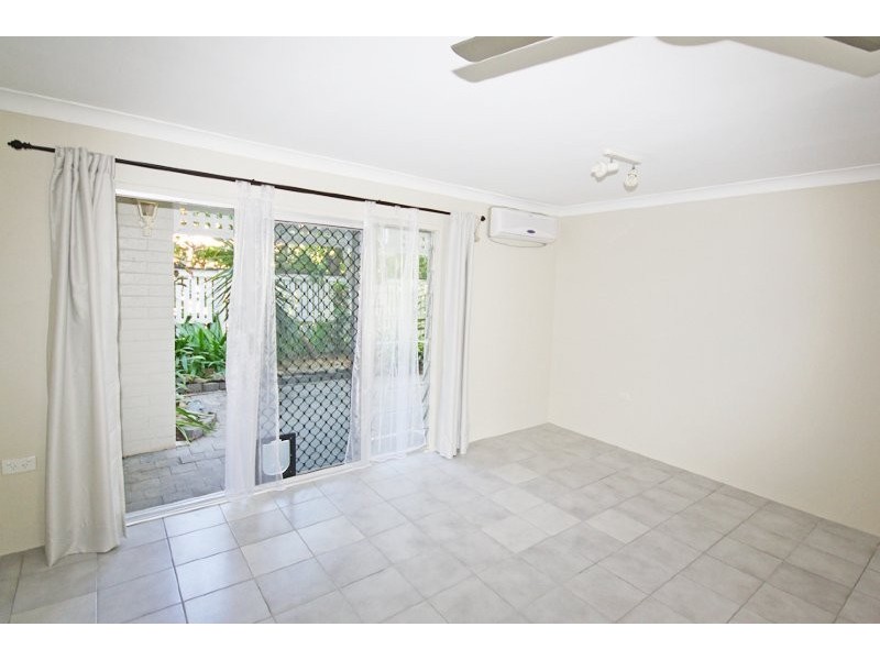 1/122 Greenslopes Street, Edge Hill QLD 4870