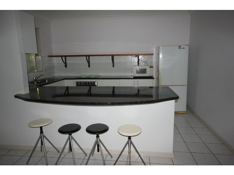 4/19 Springfield Crescent, Manoora QLD 4870