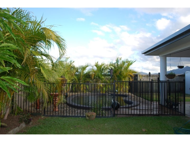 3 Colombia Street, White Rock QLD 4868