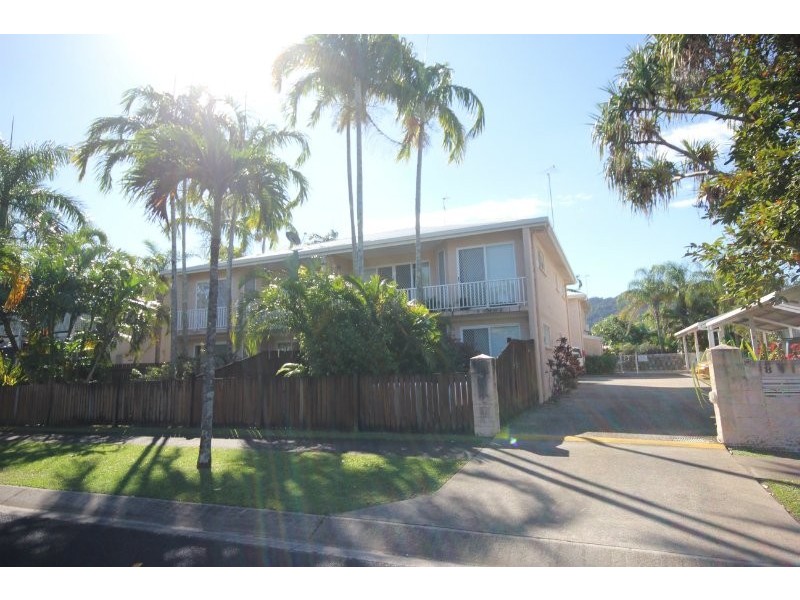 1/8 Springfield Crescent, Manoora QLD 4870