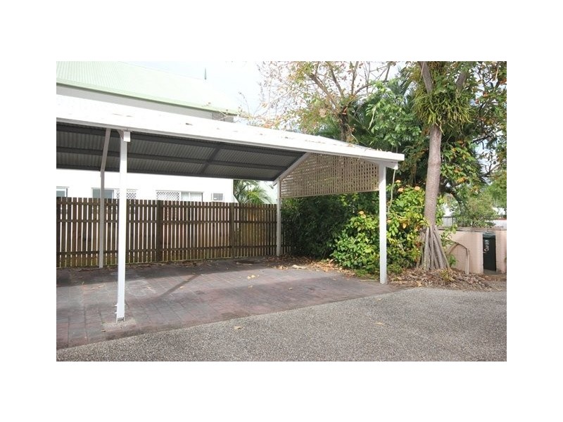 1/8 Springfield Crescent, Manoora QLD 4870