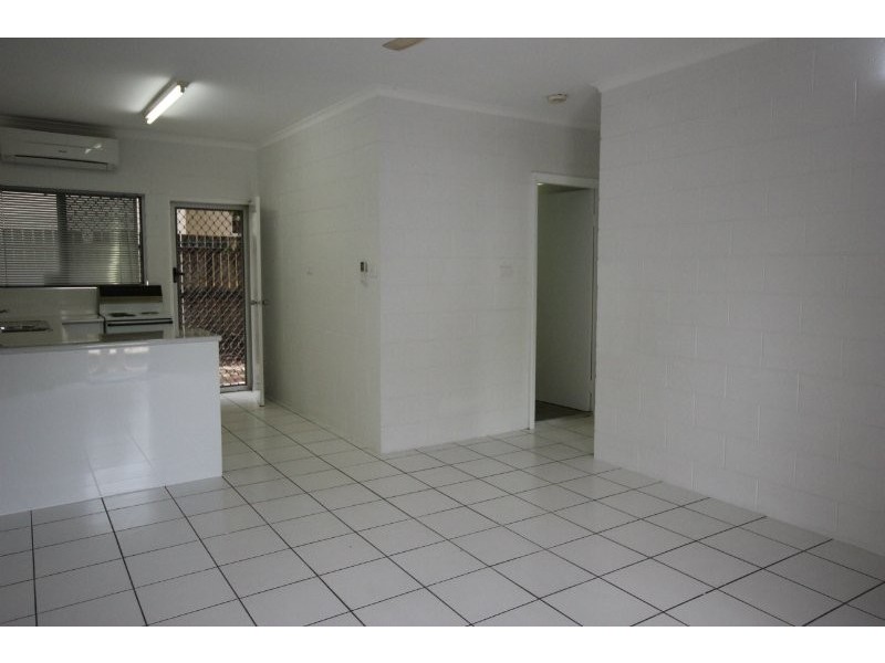 8/294 Draper Street, Cairns QLD 4870