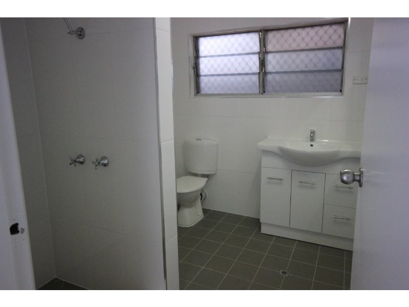 8/294 Draper Street, Cairns QLD 4870