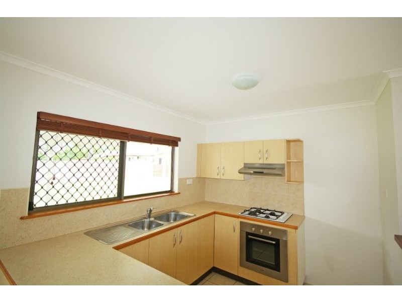 31 Beatrice Street, Mooroobool QLD 4870