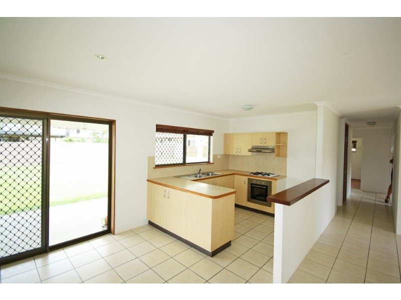 31 Beatrice Street, Mooroobool QLD 4870