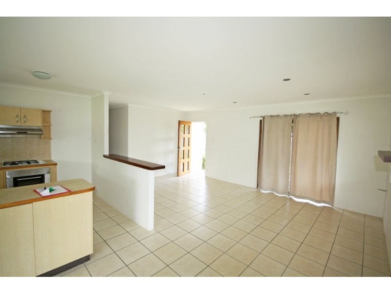 31 Beatrice Street, Mooroobool QLD 4870