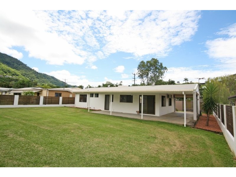 31 Beatrice Street, Mooroobool QLD 4870