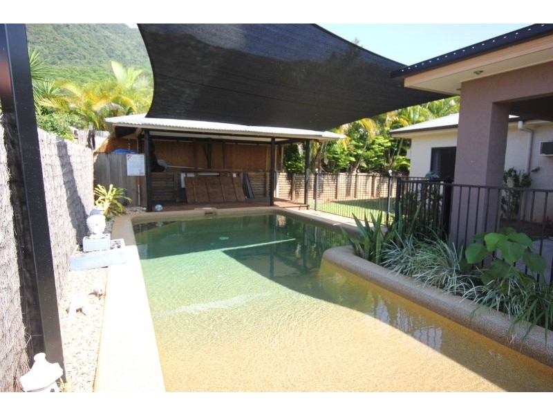 3 Brook Close, Redlynch QLD 4870