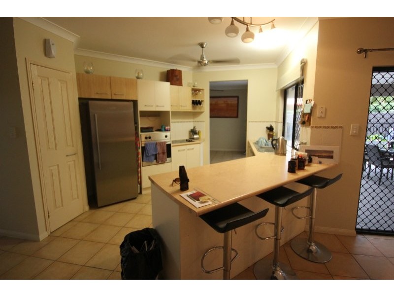 3 Brook Close, Redlynch QLD 4870