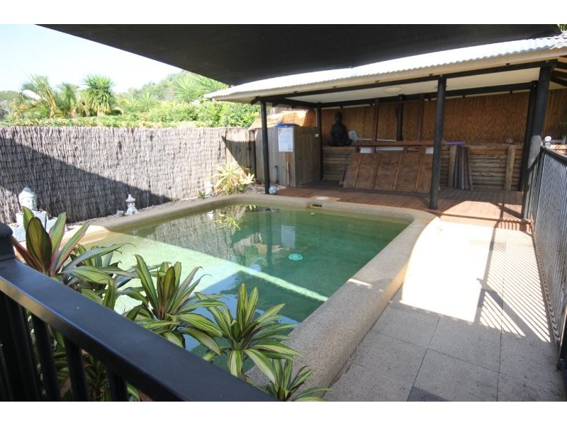 3 Brook Close, Redlynch QLD 4870