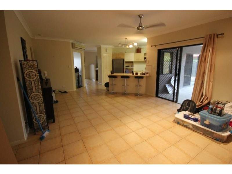 3 Brook Close, Redlynch QLD 4870