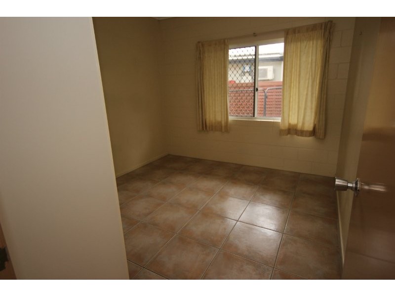 18/2 Lake Placid Road, Kamerunga Villas, Kamerunga QLD 4870