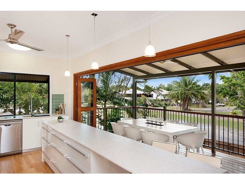 37 Law Street, Cairns North QLD 4870