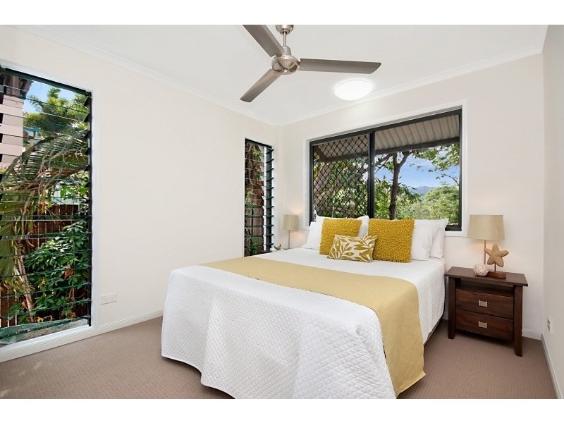 37 Law Street, Cairns North QLD 4870