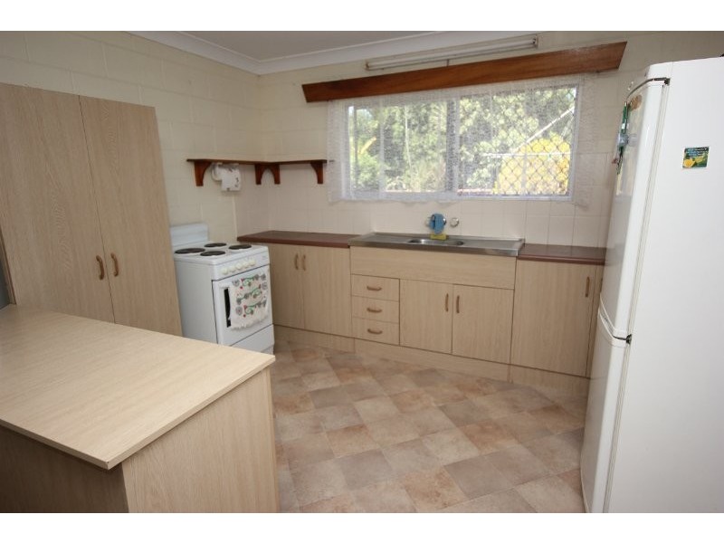 2/2 Coolabah Close, White Rock QLD 4868