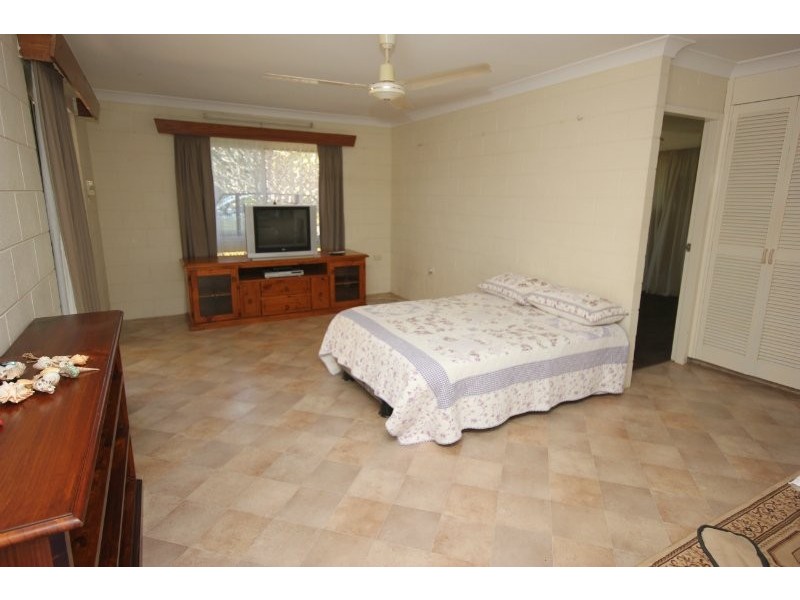 2/2 Coolabah Close, White Rock QLD 4868