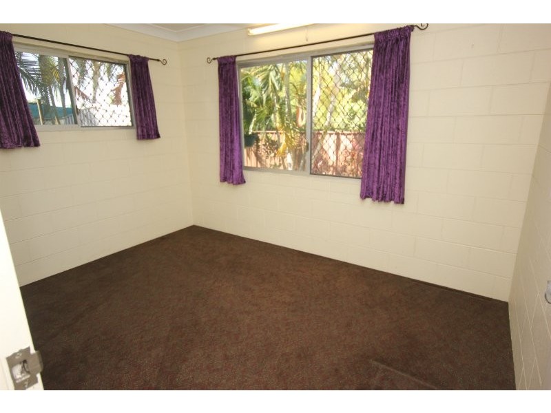 2/2 Coolabah Close, White Rock QLD 4868