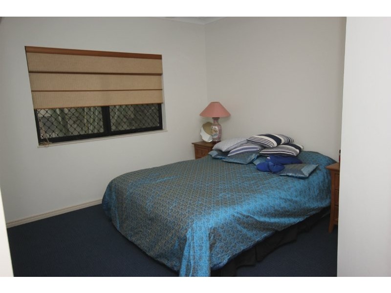 2/72-76 Digger Street, Cairns North QLD 4870