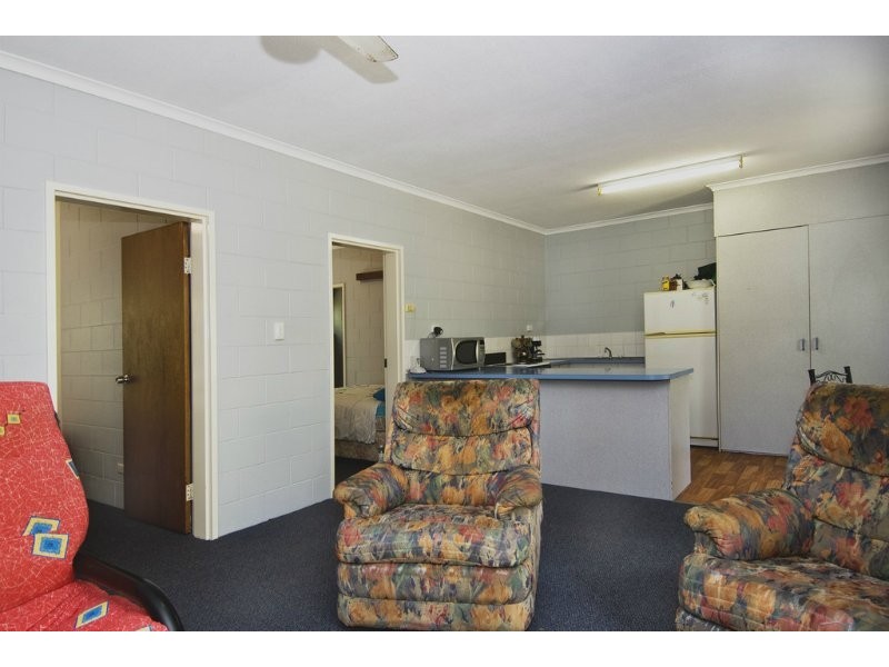 16/201 Aumuller, Westcourt QLD 4870