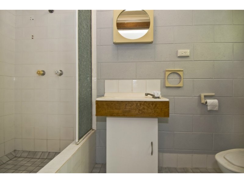 16/201 Aumuller, Westcourt QLD 4870