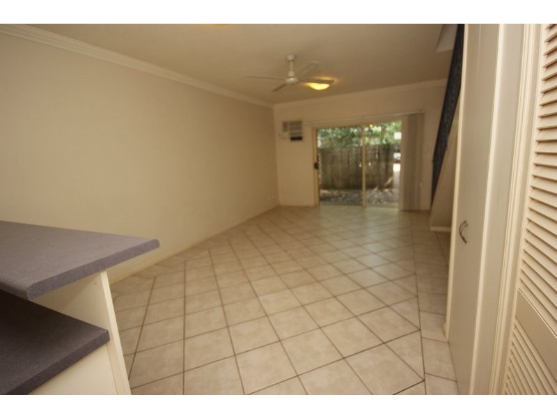 8/7-9 Le Grande Street, Freshwater QLD 4870