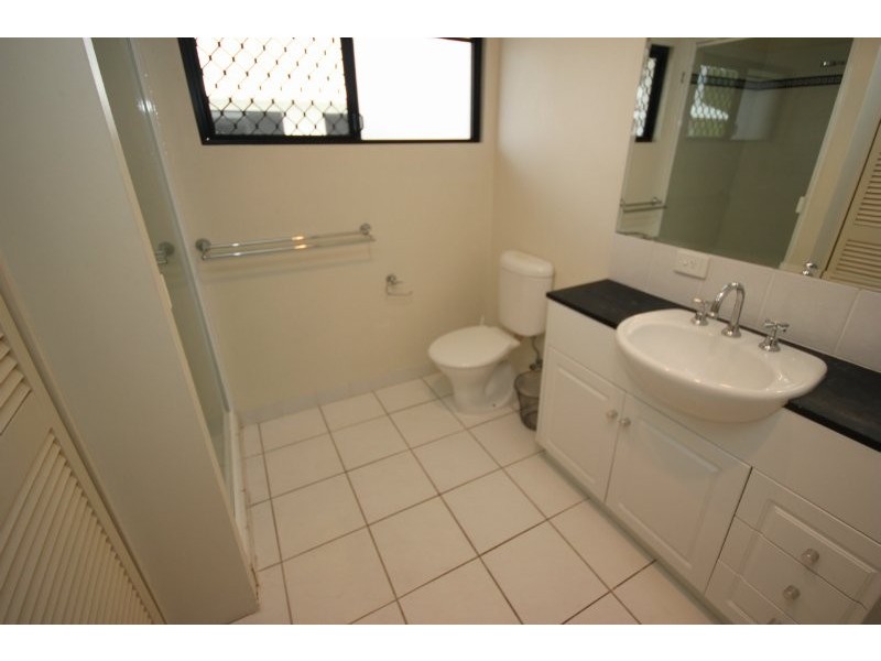 5 293 Esplanade, Cairns QLD 4870