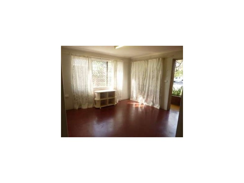 4/221 Aumuller  Street, Westcourt QLD 4870