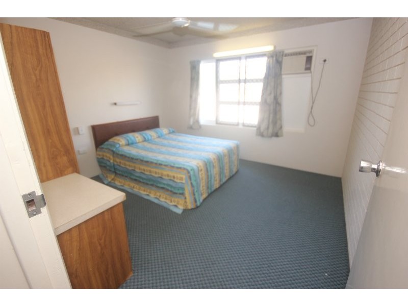 1/263 Lake Street, Cairns QLD 4870