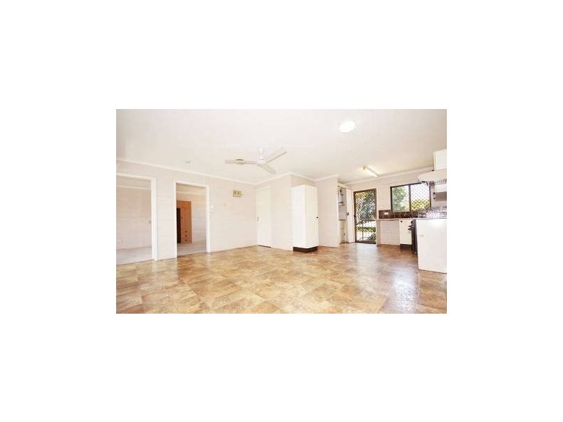 11/9 Vivian Close, Westcourt QLD 4870