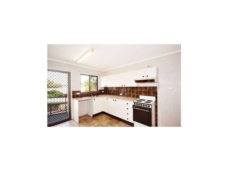 11/9 Vivian Close, Westcourt QLD 4870