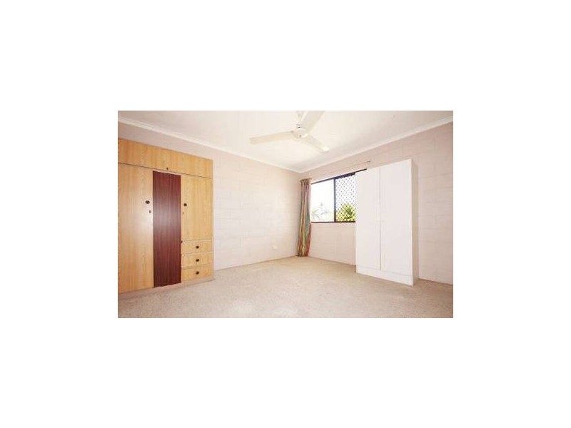 11/9 Vivian Close, Westcourt QLD 4870