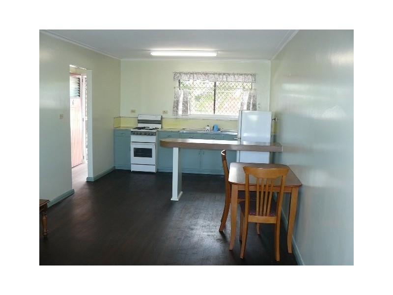 6/221 Aumuller Street, Westcourt QLD 4870