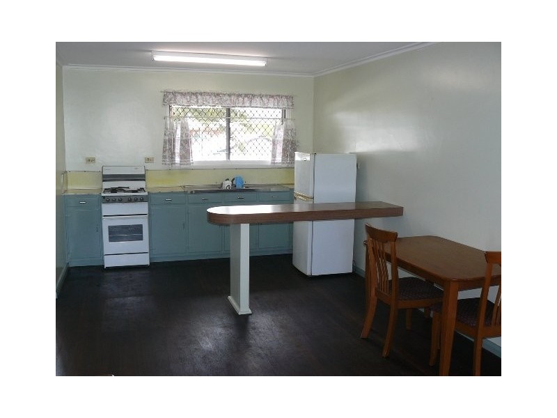 6/221 Aumuller Street, Westcourt QLD 4870