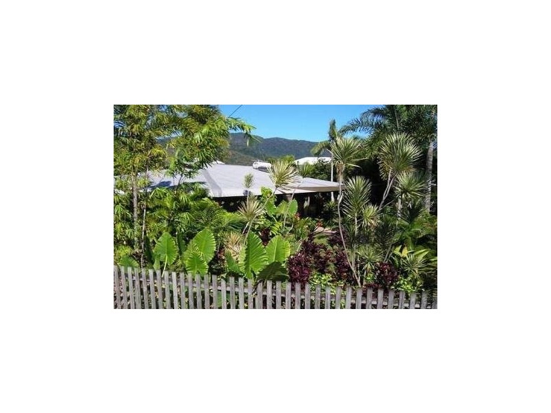 7 Periwinkle Avenue, Trinity Beach QLD 4879