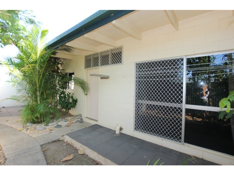 4/8 SANDOWN CLOSE, Woree QLD 4868