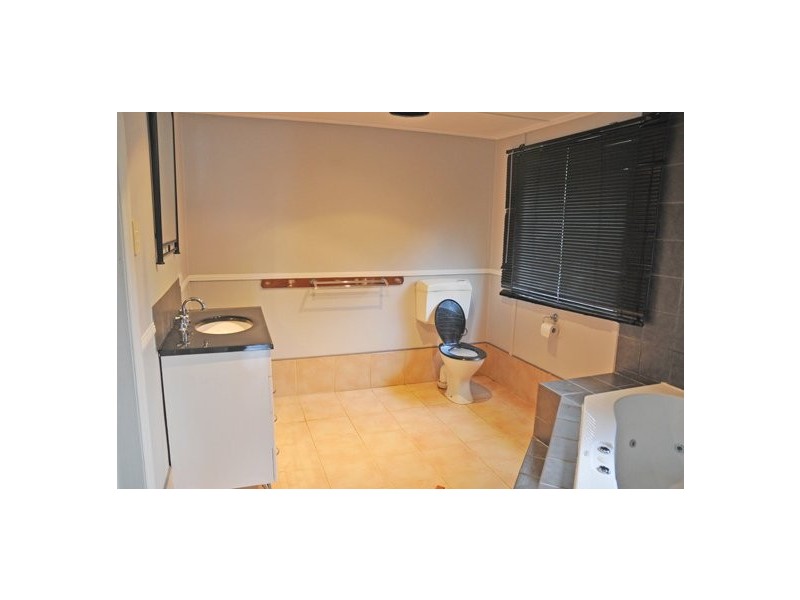 14/404 McCoombe Street, Mooroobool QLD 4870