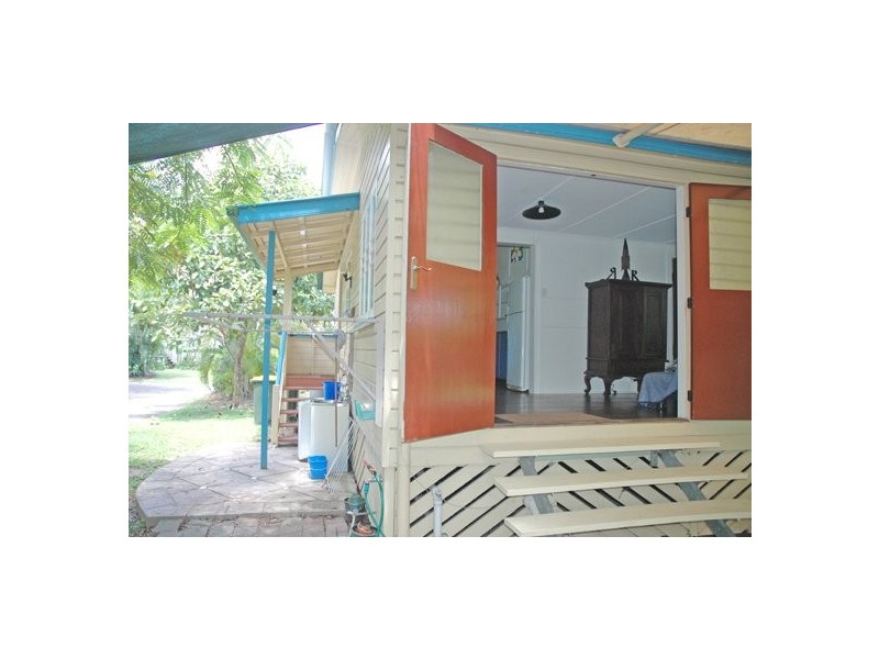 14/404 McCoombe Street, Mooroobool QLD 4870