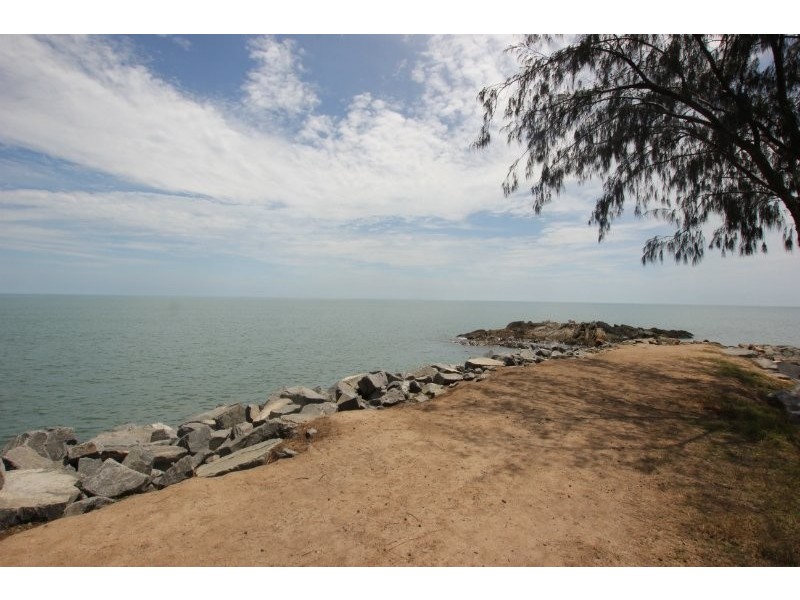 Yorkeys Knob QLD 4878
