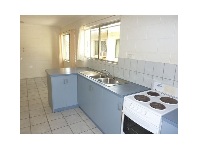 1/15-17 Curtin Street, Westcourt QLD 4870