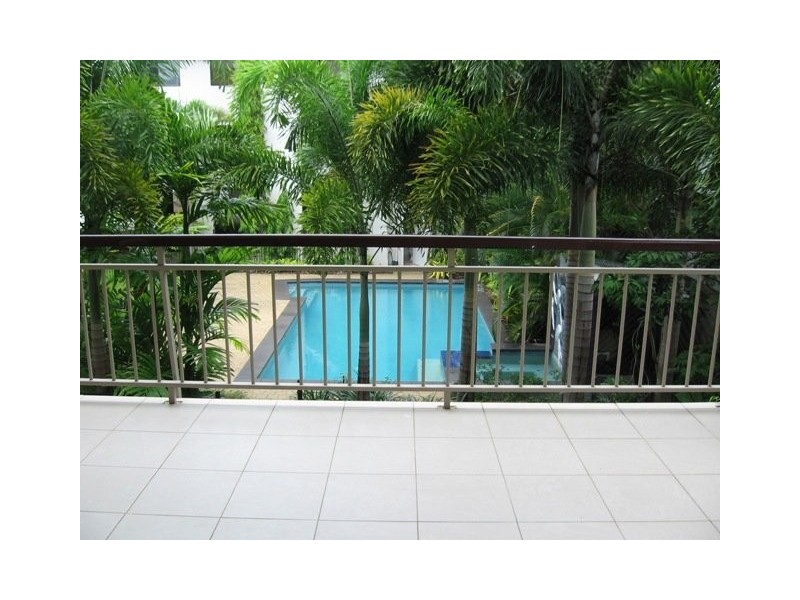 18/351 Lake Street, Cairns QLD 4870