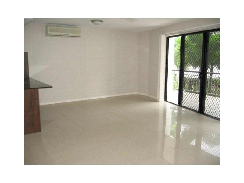 18/351 Lake Street, Cairns QLD 4870