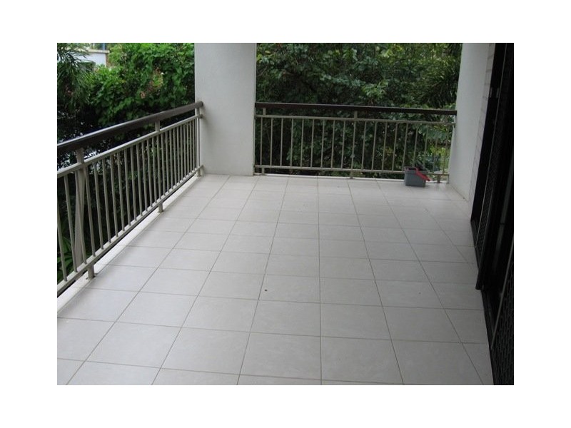 18/351 Lake Street, Cairns QLD 4870