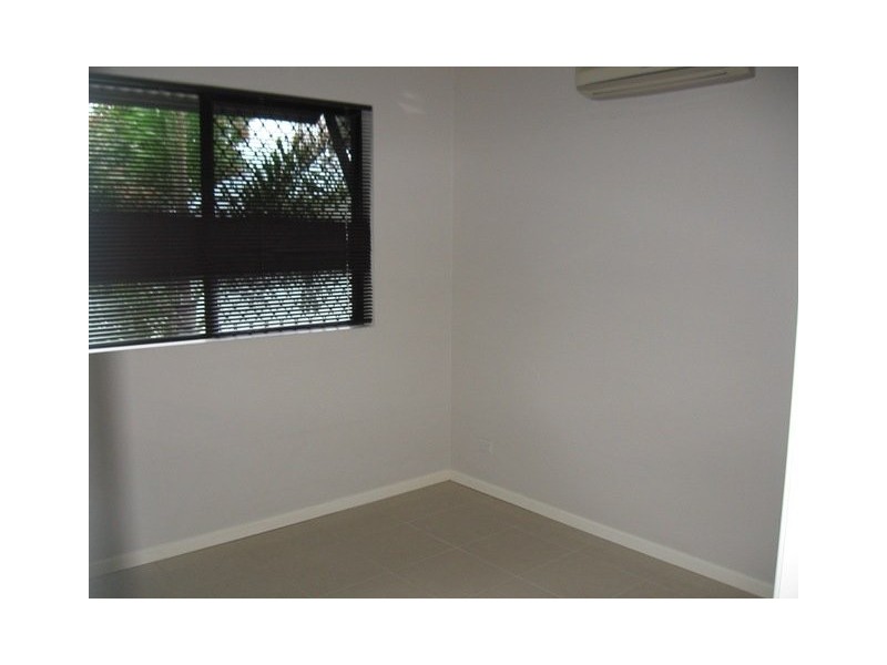18/351 Lake Street, Cairns QLD 4870