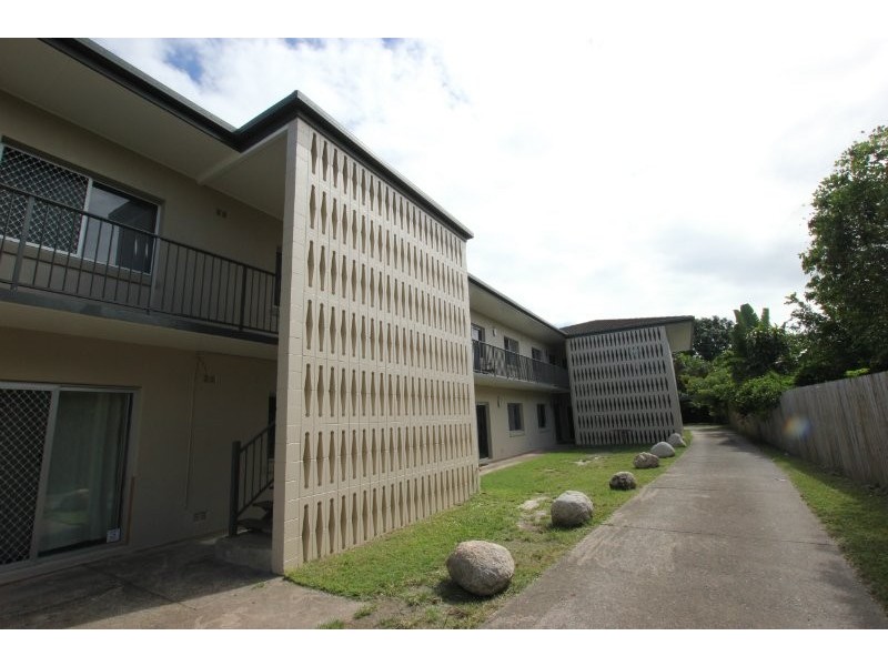 2/294 Draper Street, Parramatta Park QLD 4870