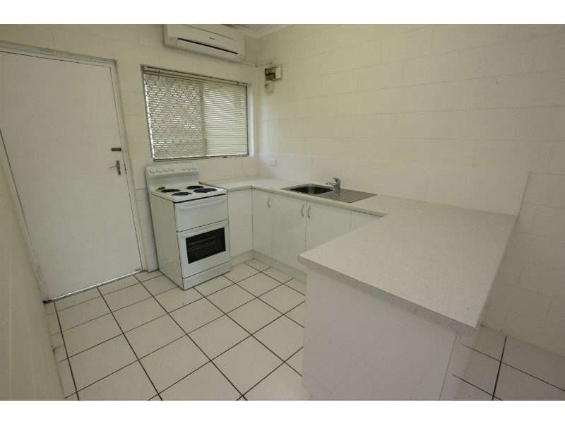 2/294 Draper Street, Parramatta Park QLD 4870