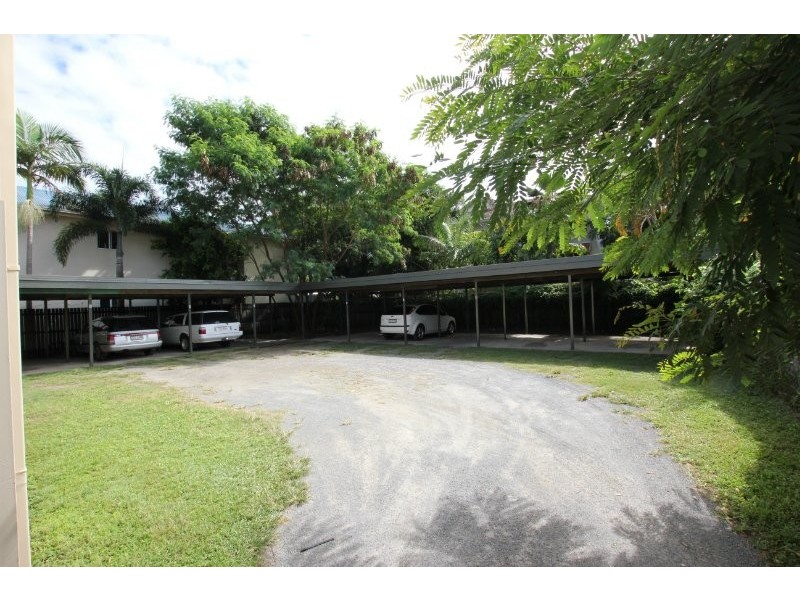 2/294 Draper Street, Parramatta Park QLD 4870