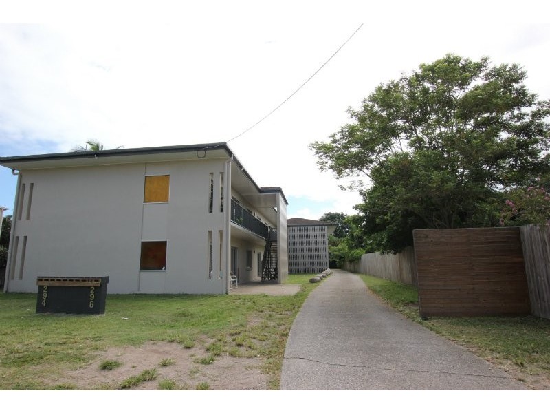 2/294 Draper Street, Parramatta Park QLD 4870
