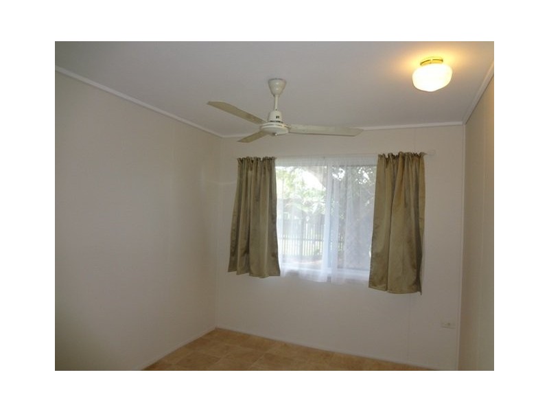 75 Murray Street, Manoora QLD 4870