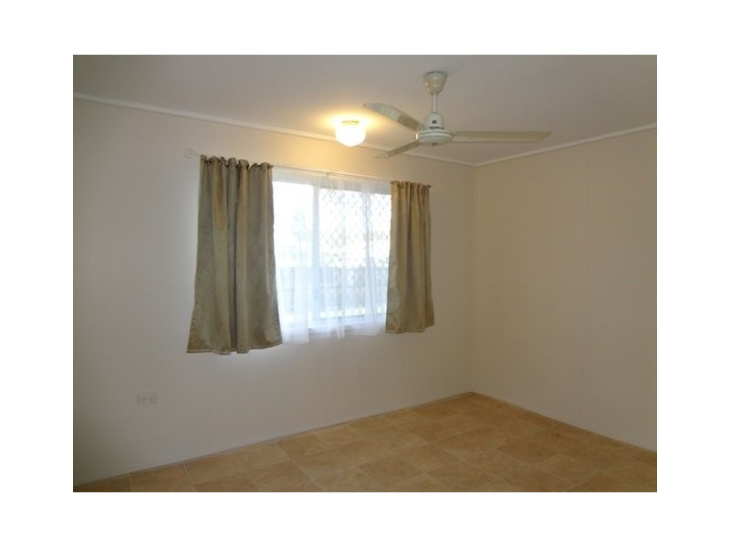 75 Murray Street, Manoora QLD 4870